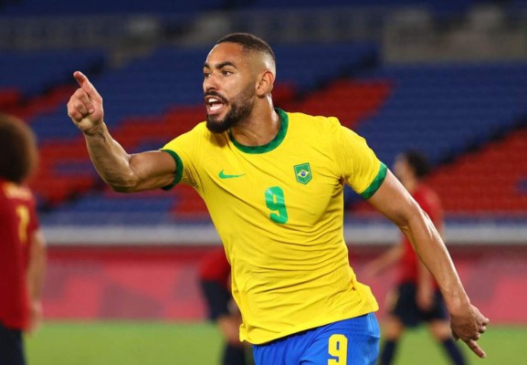 Mbappé sacude el mercado de fichajes y PSG le 'roba' jugador al Real Madrid; lo último sobre Cristiano Ronaldo