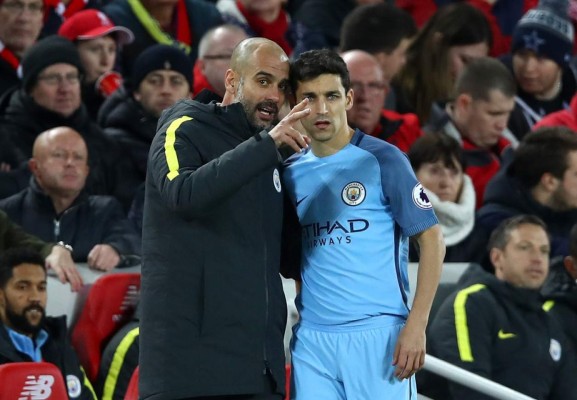 Barrida en el Manchester City: Guardiola botará al menos a 14 futbolistas