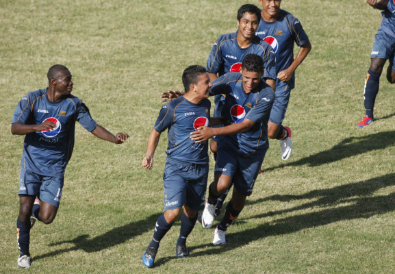 Imágenes del accidentado partido Marathón-Motagua