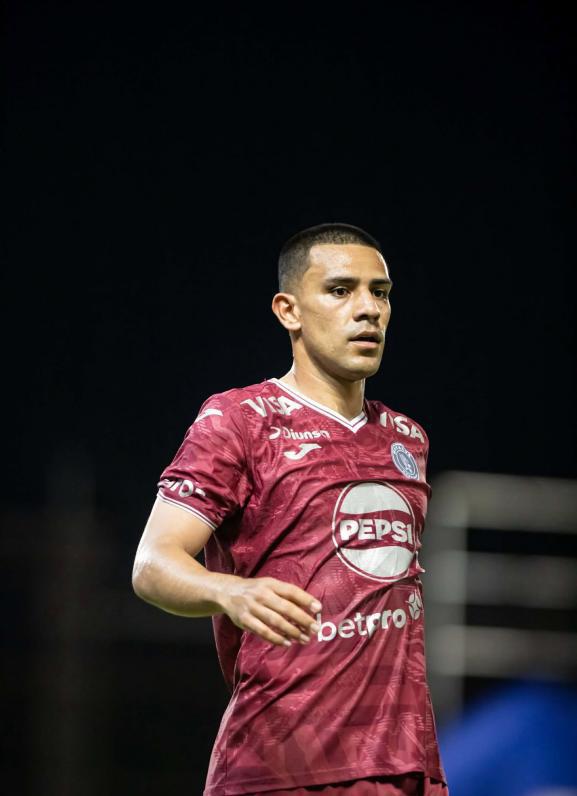 Choloma desató el terremoto en Real España, traición a la Máquina; jugador cortado en Marathón llega al estadio