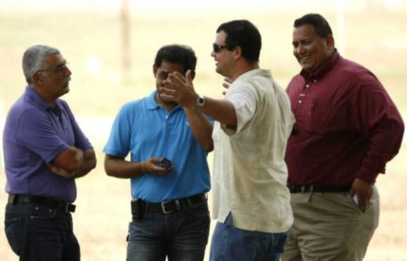 yankel Rosental presidente del Marathon , Manuel Keossean tecnico del Marathon,Rolando(rolin)PeÃ±a Director deportivo del Marathon.