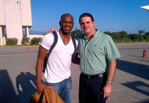 Fotos de aficionados con David Suazo.