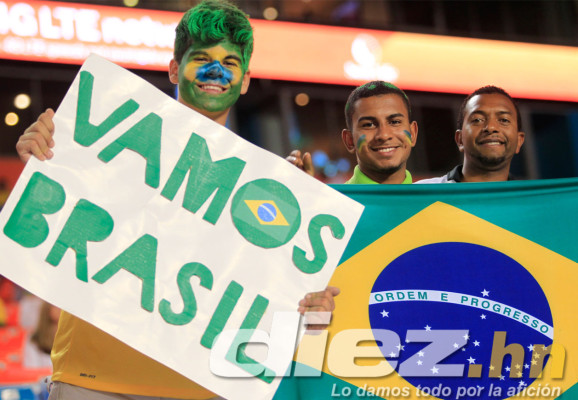 Ambiente de los hondureños en el Sun Life de Miami.