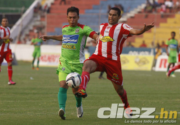 Polémico juego en La Ceiba Vida-Marathón