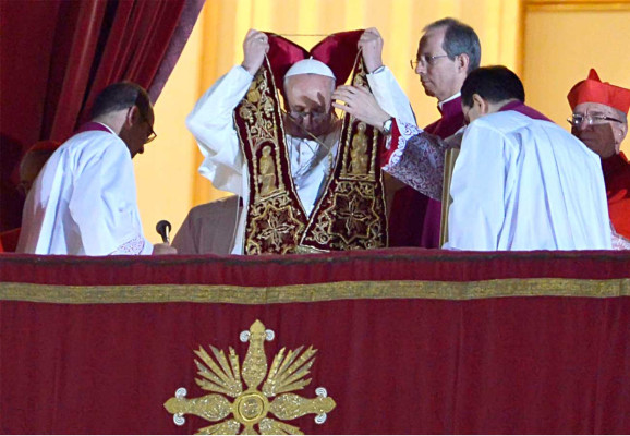 El nuevo Papa es Francisco I y es argentino