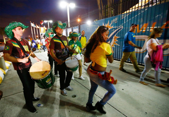 Ambiente de los hondureños en el Sun Life de Miami.