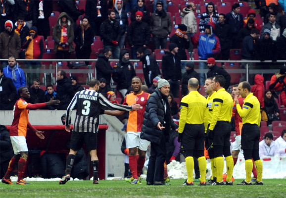 Galatasaray venció a Juventus y clasificó a octavos de la Champions.