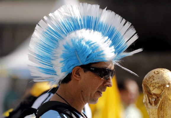 ambiente y color en brasil a un día del comienzo del mundial