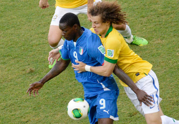 Brasil vs Italia por Copa Confederaciones.