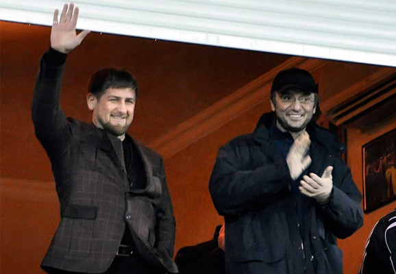 Los grandes magnates del fútbol .