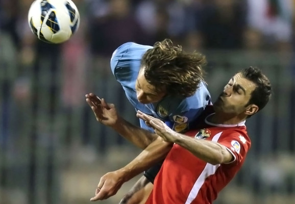Uruguay golea a Jordania 5-0.