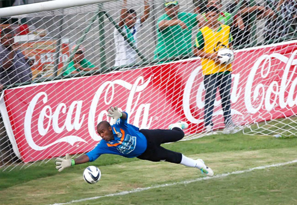 Imágenes del clásico Marathon vs Olimpia.