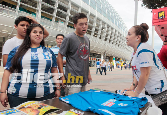 Ambiente de los hondureños en el Sun Life de Miami.