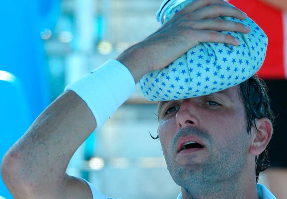 El calor hace desfallecer a los tenistas en el Open de Australia