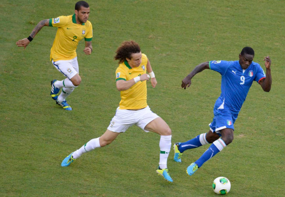 Brasil vs Italia por Copa Confederaciones.