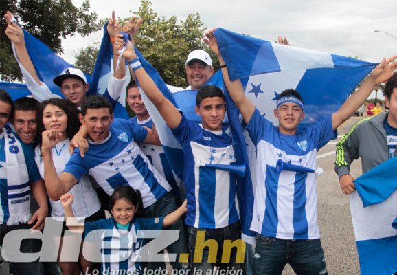 Ambiente de los hondureños en el Sun Life de Miami.