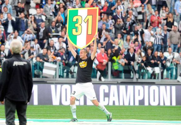 Ajax y la Juventus extiende su reinado en Europa .