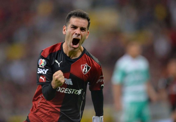 TOP 30: Los futbolistas veteranos más famosos de la actualidad