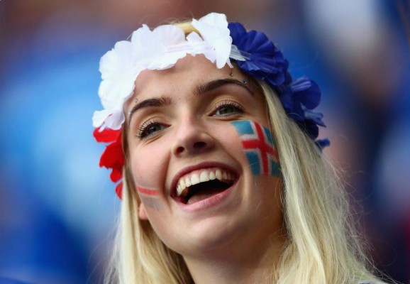 ¡Hermosas debutantes! Islandesas llenarán de belleza los estadios de Rusia
