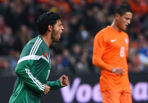México vence 3-2 a Holanda con goles de Carlos Vela y Chicharito Hernández