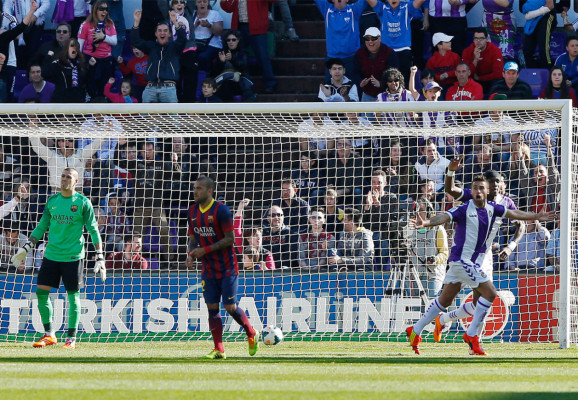 Barcelona perdió 1-0 ante Valladolid con Lionel Messi y Neymar.