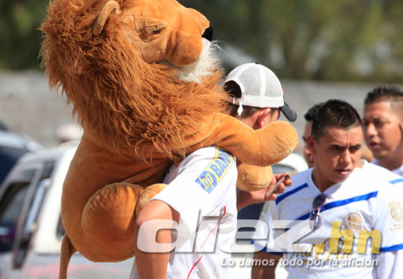Gran ambientazo en el clásico olimpia vs Real España.
