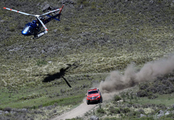 El Rally Dakar 2014 más extenso y exigente que los anteriores .