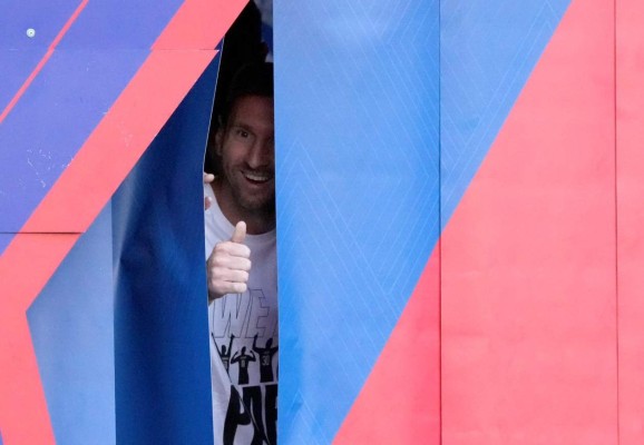 Éxtasis en París e invitado de lujo: así fue la presentación de Messi ante la afición del PSG en el Parque de los Príncipes&nbsp;&nbsp;