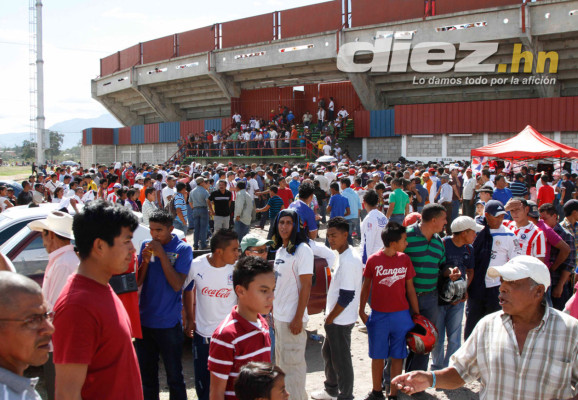 Gran ambientazo en el clásico olimpia vs Real España.