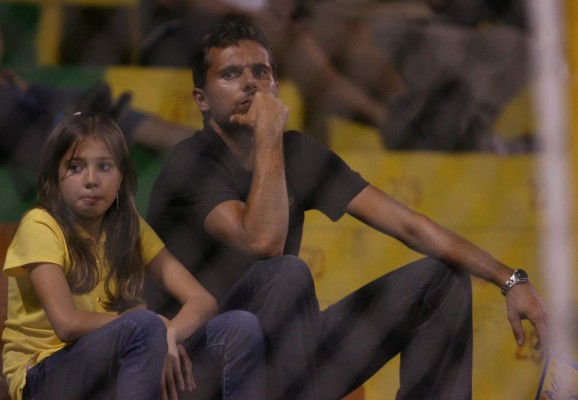 ¡Belleza! Así luce ahora la hija Carlinho, exjugador del Real España y Olimpia