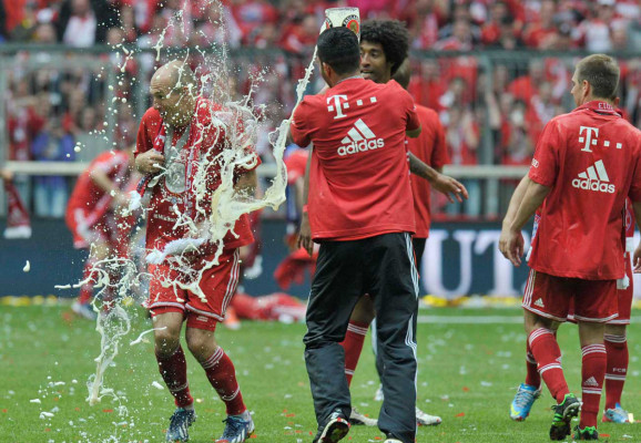 Bayern Múnich se corona campeón de la bundesliga en Alemania .