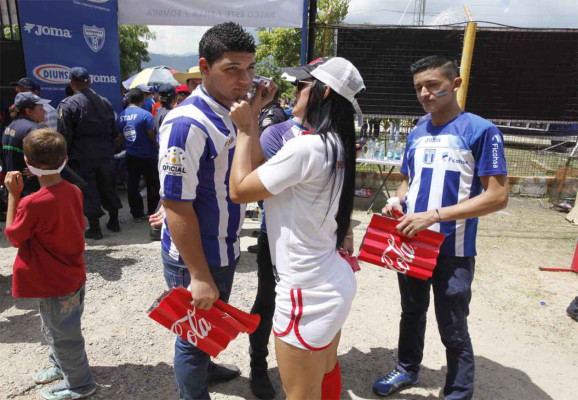 Ambientazo previo al juego entre Honduras vrs Costa Rica