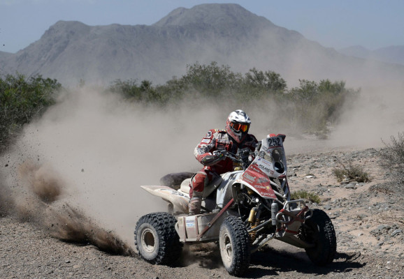 El Rally Dakar 2014 más extenso y exigente que los anteriores .