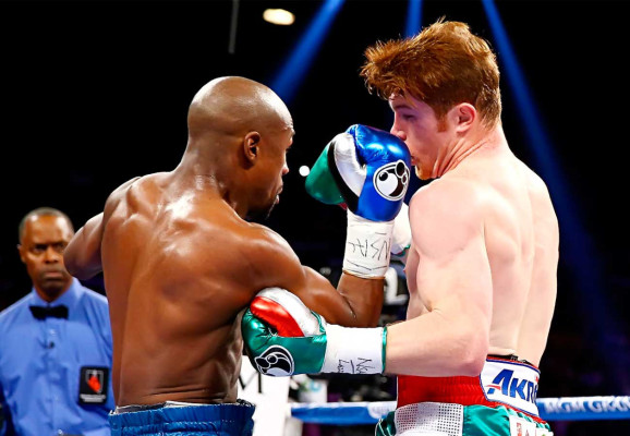 Floyd Mayweather gana con contudencia a Saul 'Canelo' Álvarez