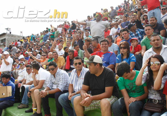 Gran ambientazo en el clásico olimpia vs Real España.