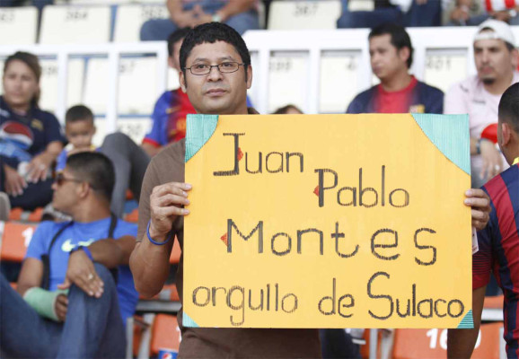 Ambiente en el clásico capitalino
