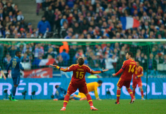 España se baja a Francia y es líder.