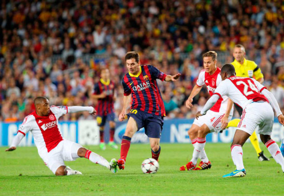 Barcelona golea al Ajax con triplete de Lionel Messi.