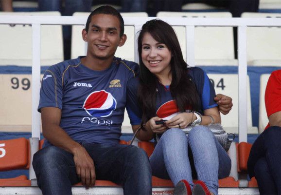 Ambiente en el clásico capitalino