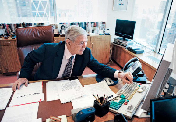 Los grandes magnates del fútbol .