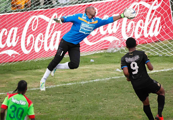Imágenes del clásico Marathon vs Olimpia.