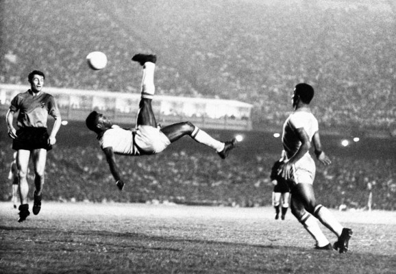 Los 'tacos' más famosos en la historia del fútbol