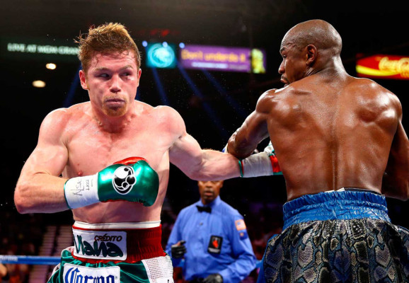 Floyd Mayweather gana con contudencia a Saul 'Canelo' Álvarez