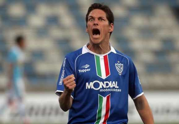 En la cancha y fuera de ella: Las figuras del fútbol con las que compartió vestuario Gastón Díaz, fichaje de Olimpia&nbsp;&nbsp;