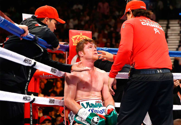 Floyd Mayweather gana con contudencia a Saul 'Canelo' Álvarez