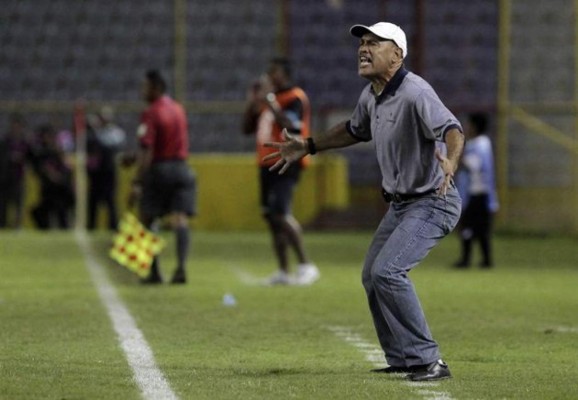 El Salvador: Roberto Gamarra es el nuevo técnico de Dragón