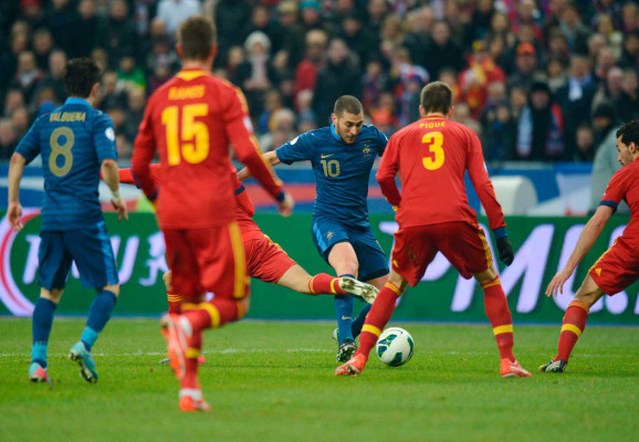 España se baja a Francia y es líder.