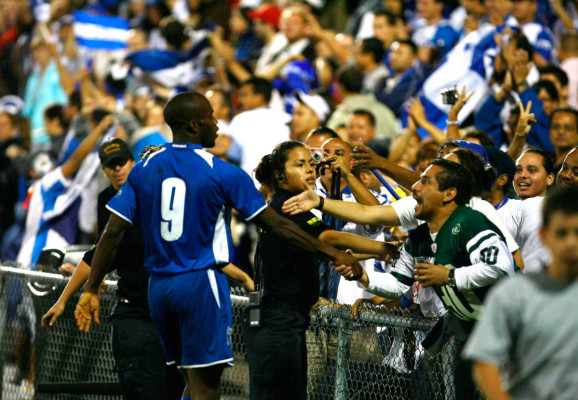 Fotos de aficionados con David Suazo.