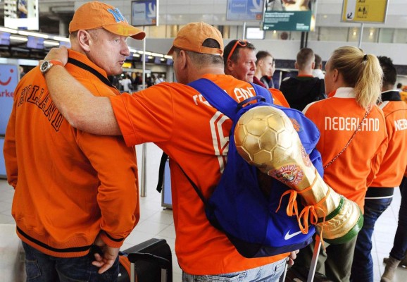 ambiente y color en brasil a un día del comienzo del mundial