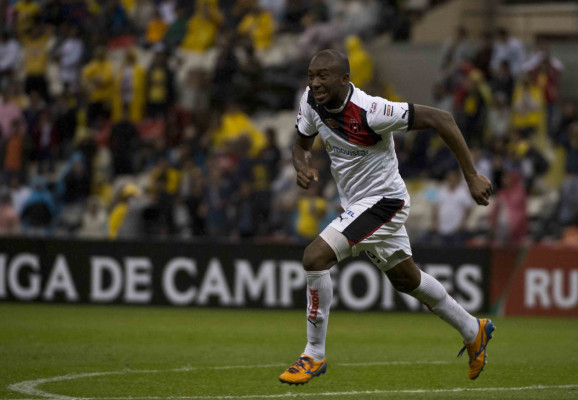 Jerry Palacios juega este miércoles su primer clásico de la temporada